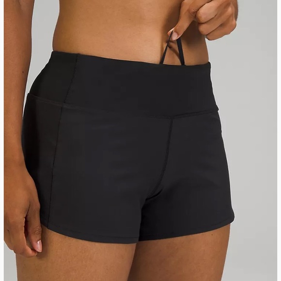 Lululemon Speed Up Mid-Rise Lined Short in black size 6 - Picture 4 of 9